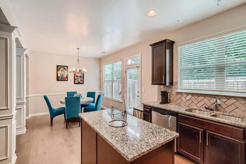 Вилла Luxury Townhouse In Atlanta Suburb Collinsville Экстерьер фото